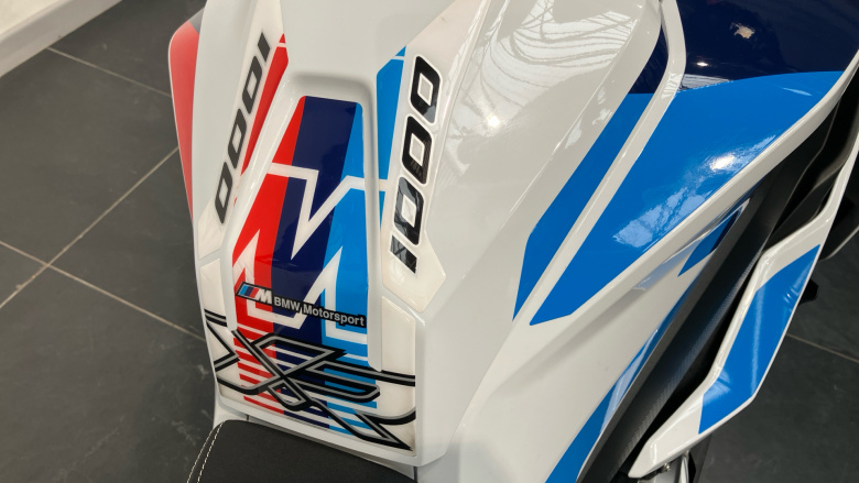 BMW M1000XR (24MY)